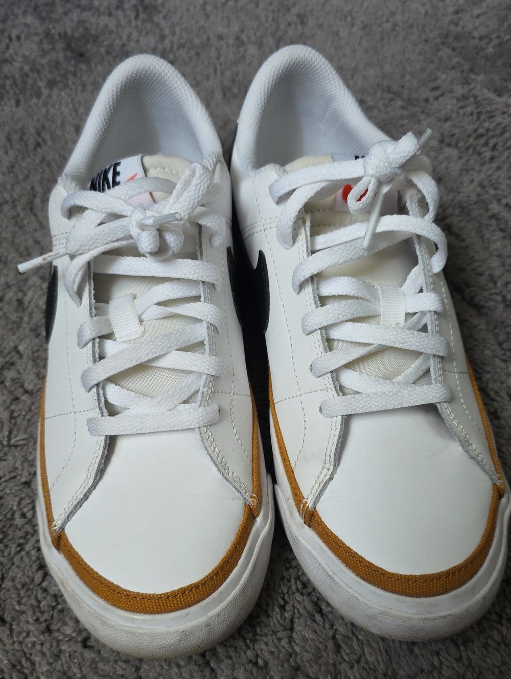 Nike White Sneakers with Black Swoosh and Brown Trim (Kids)